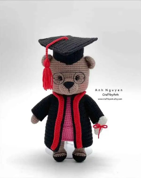 Graduation Teddy Bear – Crochet Pattern – Crochet – cybercraftworks